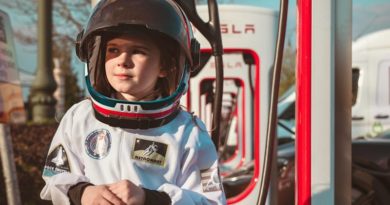 TESLA Model Y : Toujours présent sur le podium de tête en 2025