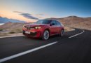 BMW iX4 : 828 km d’autonomie pour un SUV coupé qui veut faire oublier les bornes de recharge